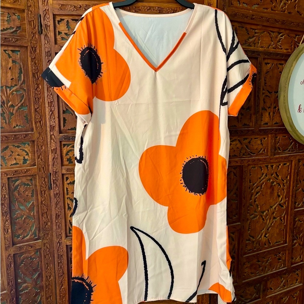 NEW Emery Rose Floral V-Neck Dress in Orange and Black
